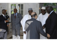 Die Afrika-Outreach Vertreter v.l.: Thabo Mbeki (Südafrika), Abdoulaye Wade (Senegal), Umaru Yar´Adua (Nigeria), Abdelaziz Bouteflika (Algerien), Alpha Konaré (AU) und John Kufuor (Ghana)