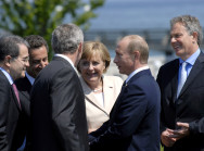Bundeskanzlerin Merkel im Gespräch mit Tony Blair, Wladimir Putin, George W. Bush, Romano Prodi und Nicolas Sarkozy