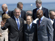 US-Präsident George W. Bush mit Abdelaziz Bouteflika (Algerien) und Abdoulaye Wade (Senegal)