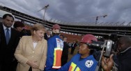 Baustelle des Fußball-WM Stadions in Südafrika