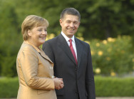Bundeskanzlerin Merkel und Professor Sauer erwarten ihre Gäste