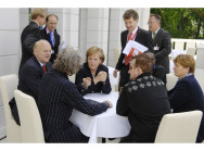 Bundeskanzlerin Angela Merkel trifft Bono und Bob Geldof am Rande des G8-Gipfels in Heiligendamm