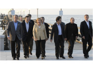 Die G8 Staats- und Regierungschefs auf der Seebrücke in Heiligendamm