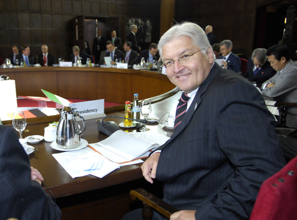 Außenminister Steinmeier während der ersten Arbeitssitzung