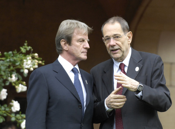 Der französische Außenminister Kouchner im Gespräch mit dem EU-Außenbeauftragten Solana