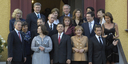 Gruppenfoto der G8-Staats- und Regierungschefs auf der Treppe von Gut Hohen Luckow