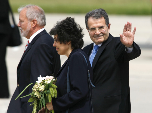 Italian Prime Minister Romano Prodi waves on arrival, accompanied by his wife Flavia and Minister-President Ringstorff