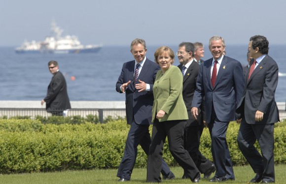 German Chancellor Angela Merkel talking to Tony Blair, Romano Prodi, George W. Bush and José Manuel Barroso
