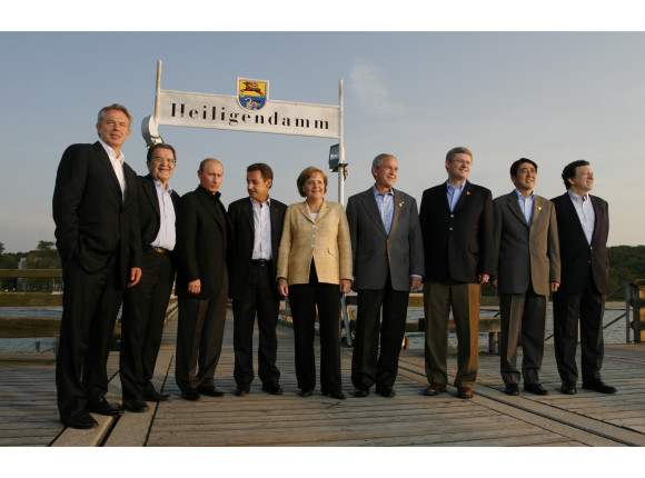 Family photo of the G8 Heads of State and Government on the pier in Heiligendamm (from left): Tony Blair (UK), Romano Prodi (Italy), Vladimir Putin (Russia), Nicolas Sarkozy (France), Angela Merkel, George W. Bush (USA), Stephen H....